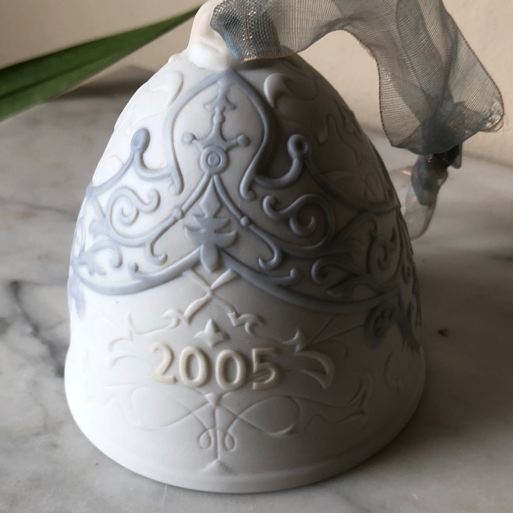Lladro 2005 Decorative Porcelain Bell Ornament in White and Blue